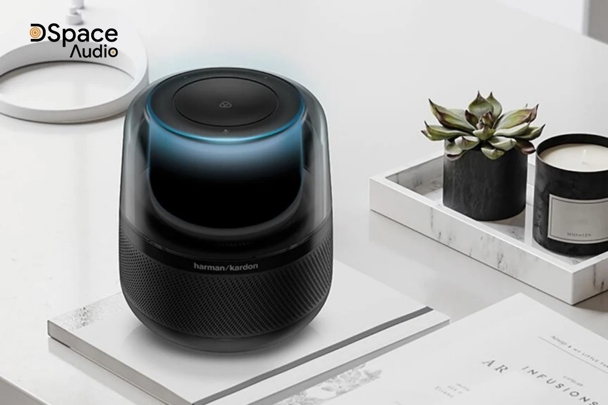 Loa Harman Kardon Allure là mẫu loa thông minh cao cấp tích hợp trợ lý ảo Amazon Alexa, nổi bật với thiết kế hình trụ trong suốt, hiệu ứng ánh sáng 360 độ và chất âm mạnh mẽ, sống động.