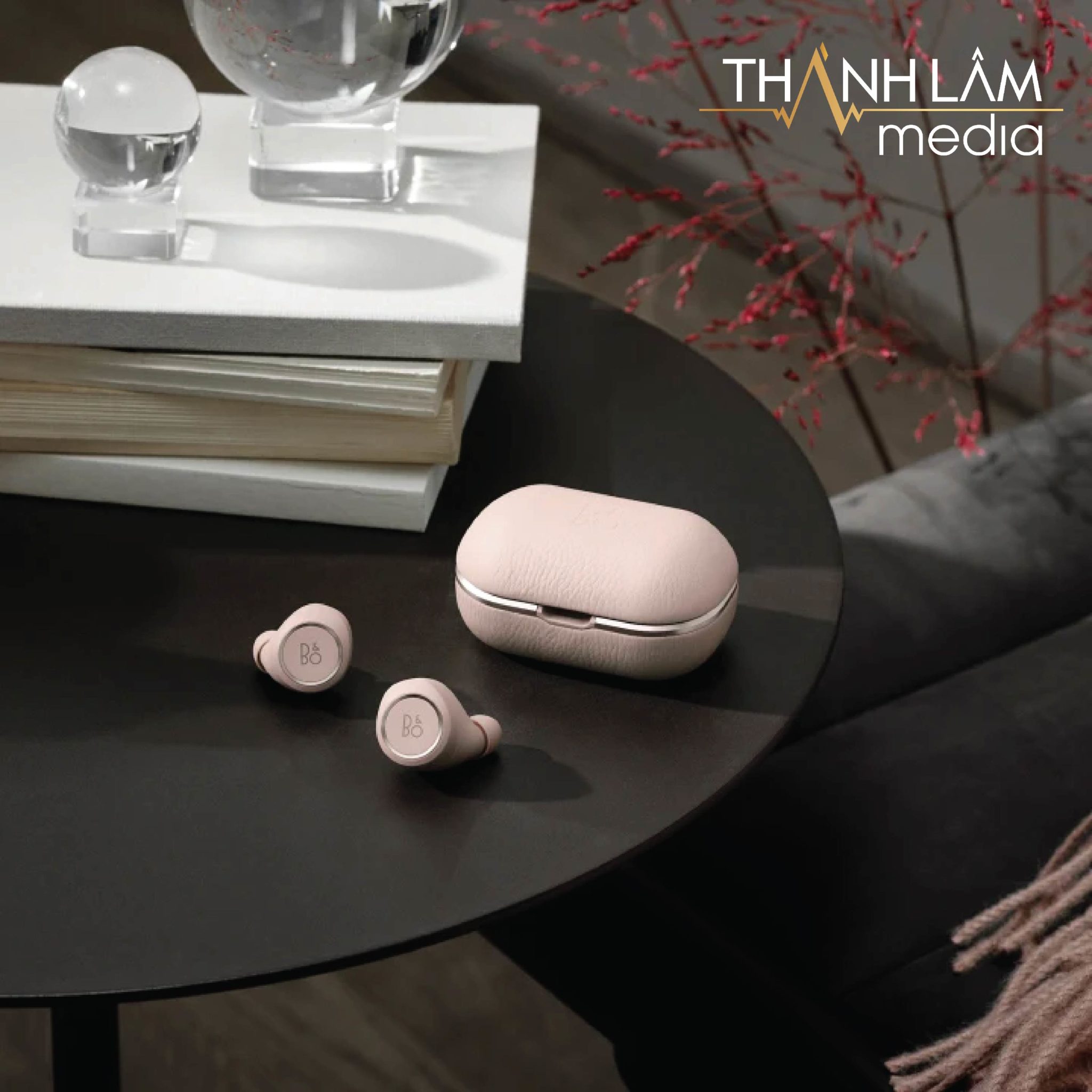 Từ hộp đựng cho đến bản thân chiếc tai nghe B&O Beoplay E8 2.0 đều vô cùng tinh tế và đẹp mắt