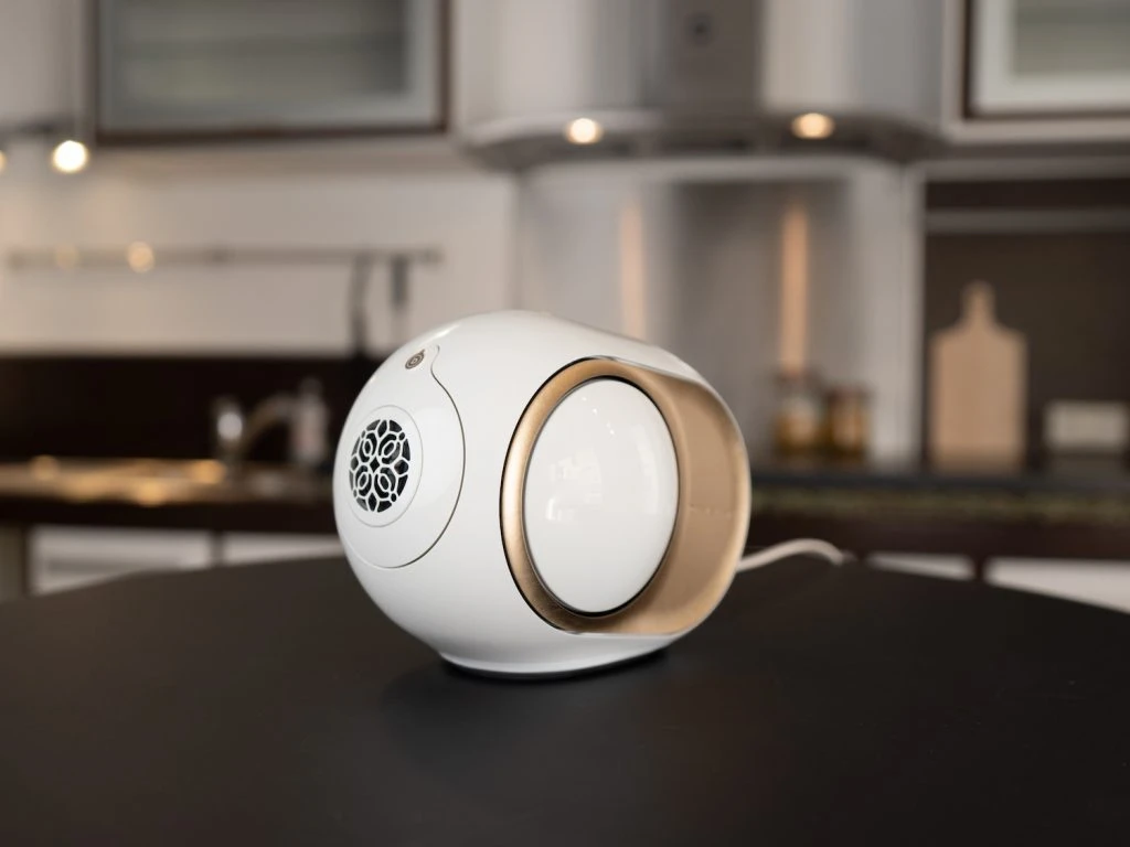 Hơn thế nữa, ứng dụng điều khiển từ xa Devialet còn có tính năng ghép nối 2 loa Phantom II, nhân đôi công suất, đưa trải nghiệm âm thanh lên một tầm cao mới.