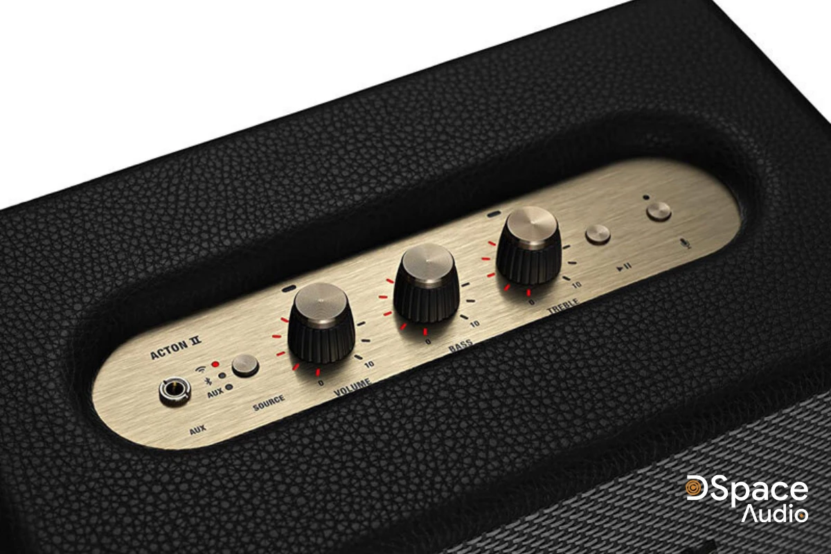 Marshall Acton II Voice with Amazon Alexa hỗ trợ nhiều phương thức kết nối, đáp ứng mọi nhu cầu giải trí hiện đại:Wi-Fi: Phát nhạc trực tuyến, điều khiển qua Alexa, hỗ trợ multi-room. Bluetooth 5.0: Phát nhạc không dây từ điện thoại, máy tính bảng, laptop với phạm vi lên tới 10m, kết nối ổn định, tốc độ nhanh. AUX 3.5mm: Kết nối có dây với các thiết bị phát nhạc truyền thống như máy tính, đầu CD, máy nghe nhạc. Ứng dụng Marshall Voice: Quản lý, thiết lập loa, tùy chỉnh EQ, ghép đôi stereo, điều chỉnh độ sáng LED, chuyển đổi nguồn phát… trên cả iOS và Android.