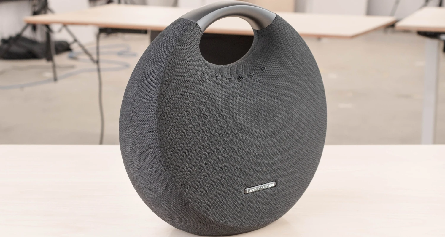 Loa Harman Kardon Onyx Studio 6 được nhà sản xuất giới thiệu sẽ mang đến âm thanh trong trẻo, chi tiết hơn so với những chiếc loa cùng phân khúc