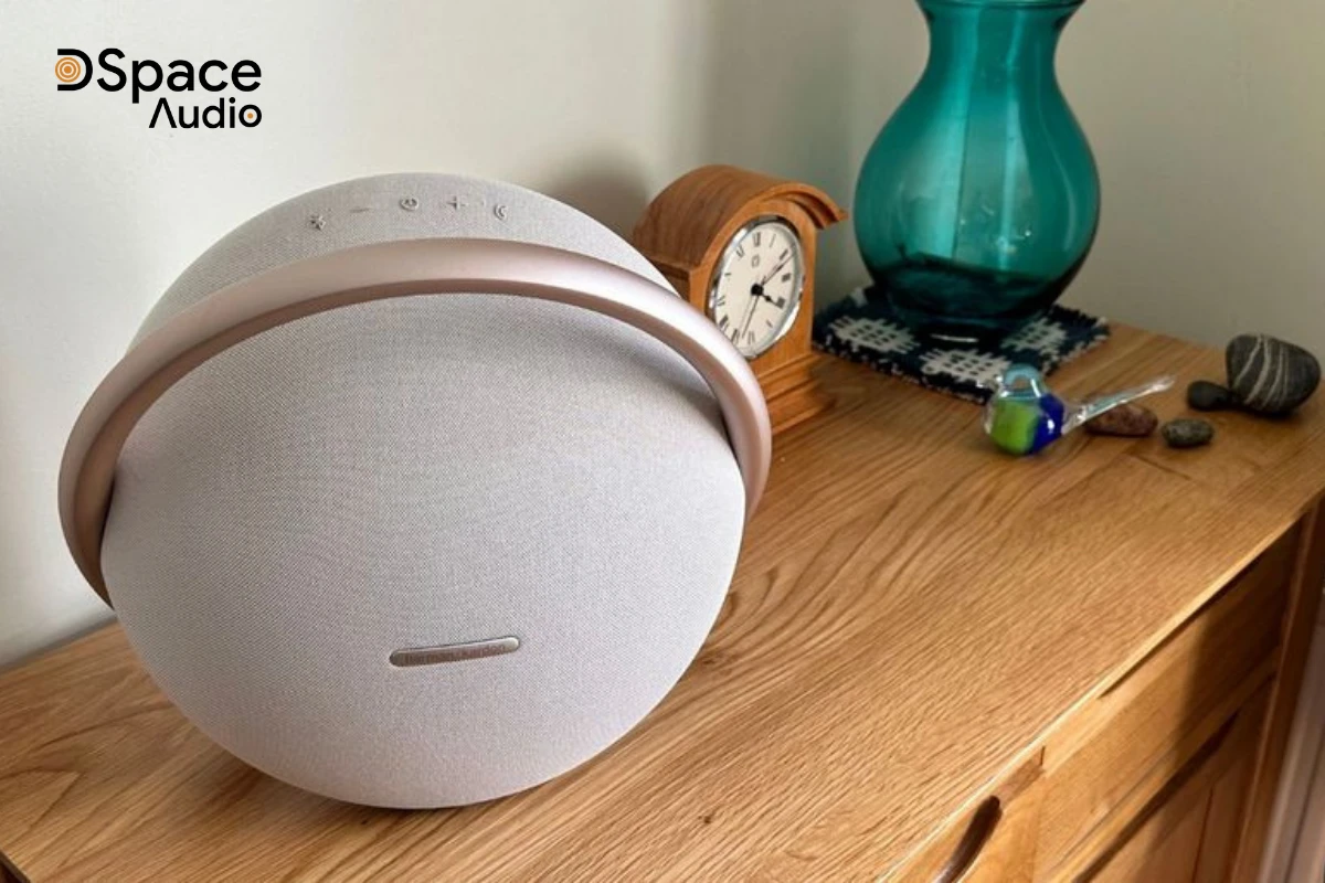 Harman Kardon Onyx Studio 8