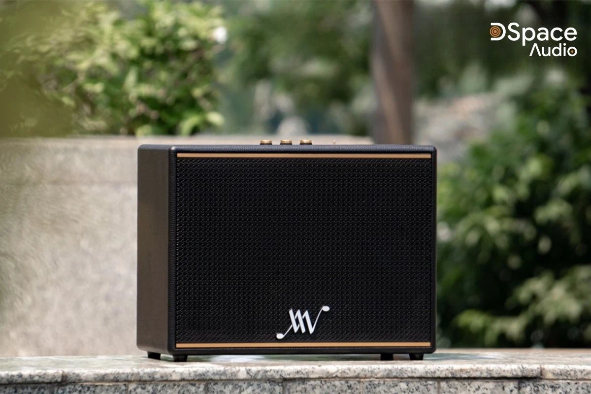 Loa Alpha Works Classic V100 sở hữu một cấu hình vô cùng mạnh mẽ với tận 2 củ loa woofer 16.5 cm và 2 củ loa Aluminum Firm Tweeter 3.8cm mang đến âm trầm mạnh mẽ, đầy uy lực, âm trung sống động, chi tiết, âm cao trong trẻo. Sản phẩm còn sở hữu công suất lên đến 100W mang đến trải nghiệm âm nhạc cực chill mọi lúc mọi nơi.