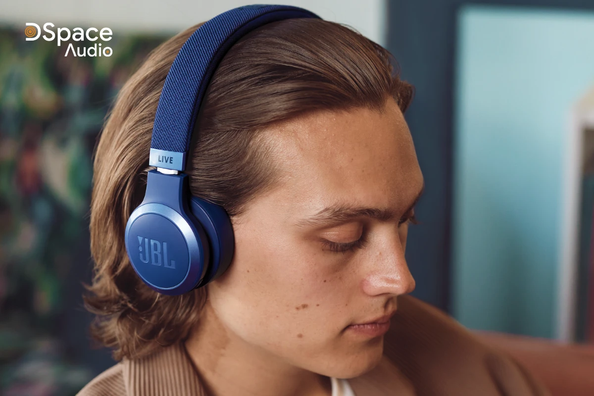 JBL Live 670NC với nhiều màu sắc cá tính phù hợp các bạn trẻ