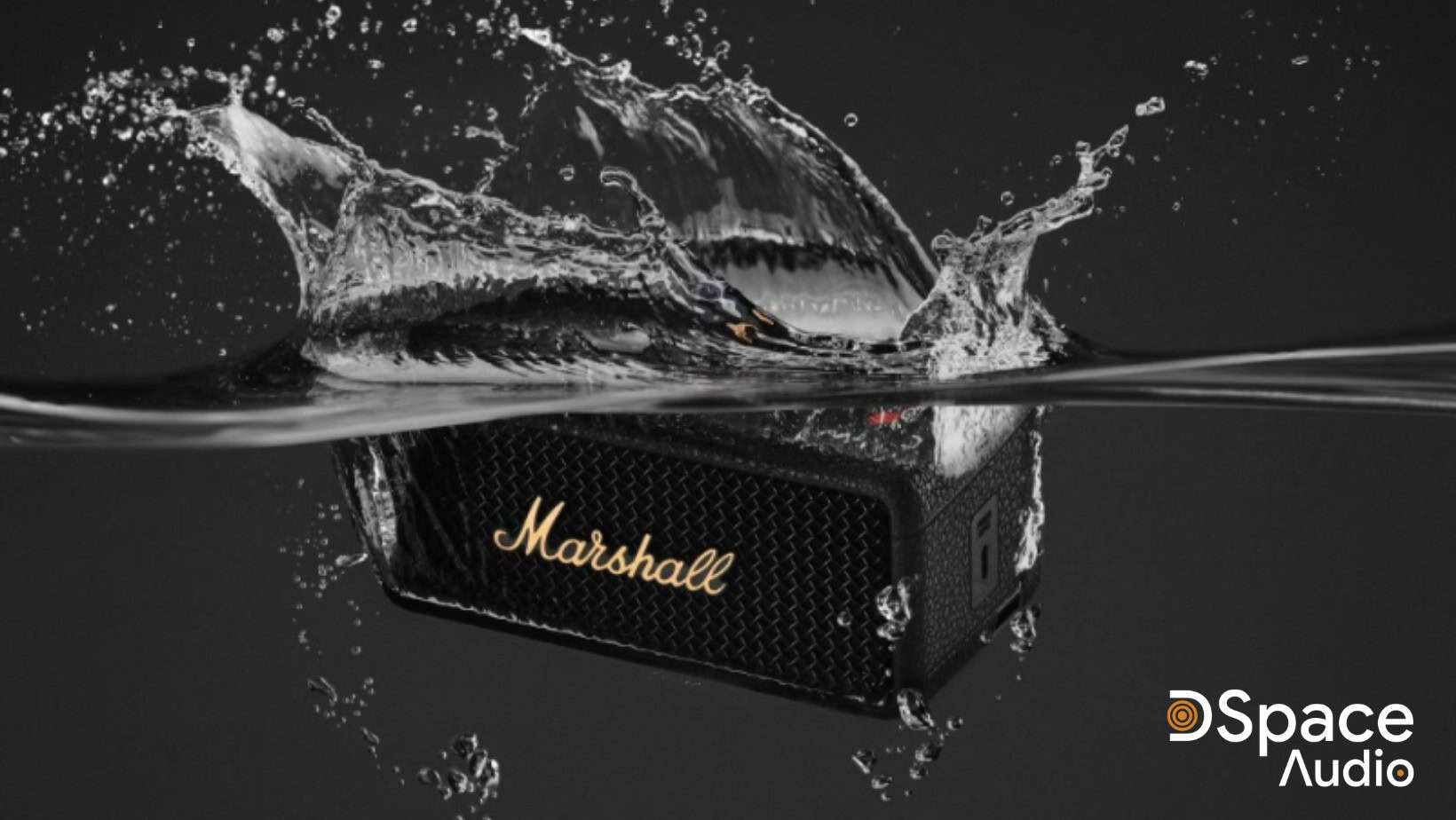 Marshall Emberton III được trang bị khả năng chống bụi và chống nước đạt chuẩn IP67, nghĩa là bạn có thể ngâm loa này trong nước sâu 1 mét (3 feet) trong thời gian lên đến 30 phút mà không lo hư hỏng