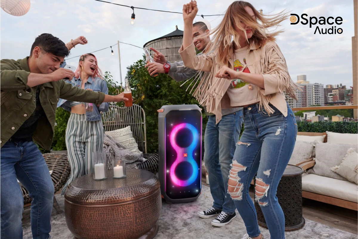 Combo JBL Partybox 710 và micro không dây cho bữa tiệc thêm sôi động