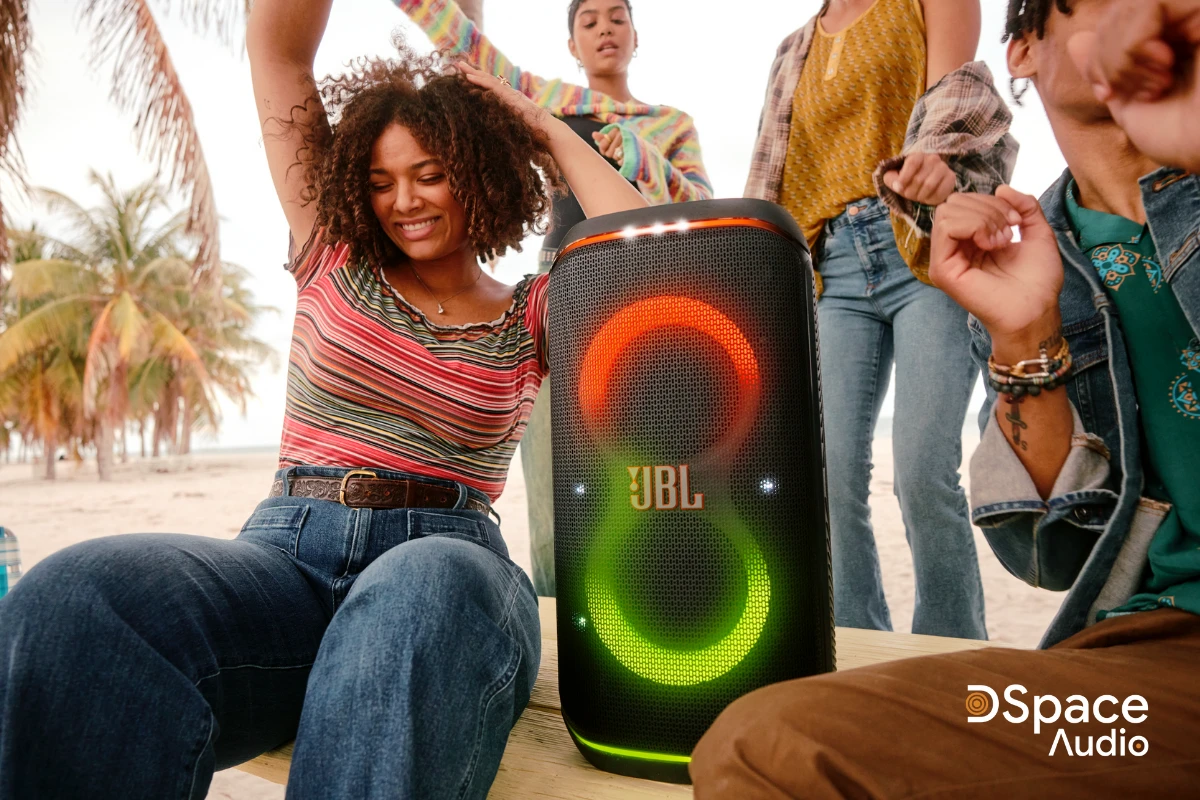Loa tiệc di động nhỏ gọn JBL Partybox Club 120