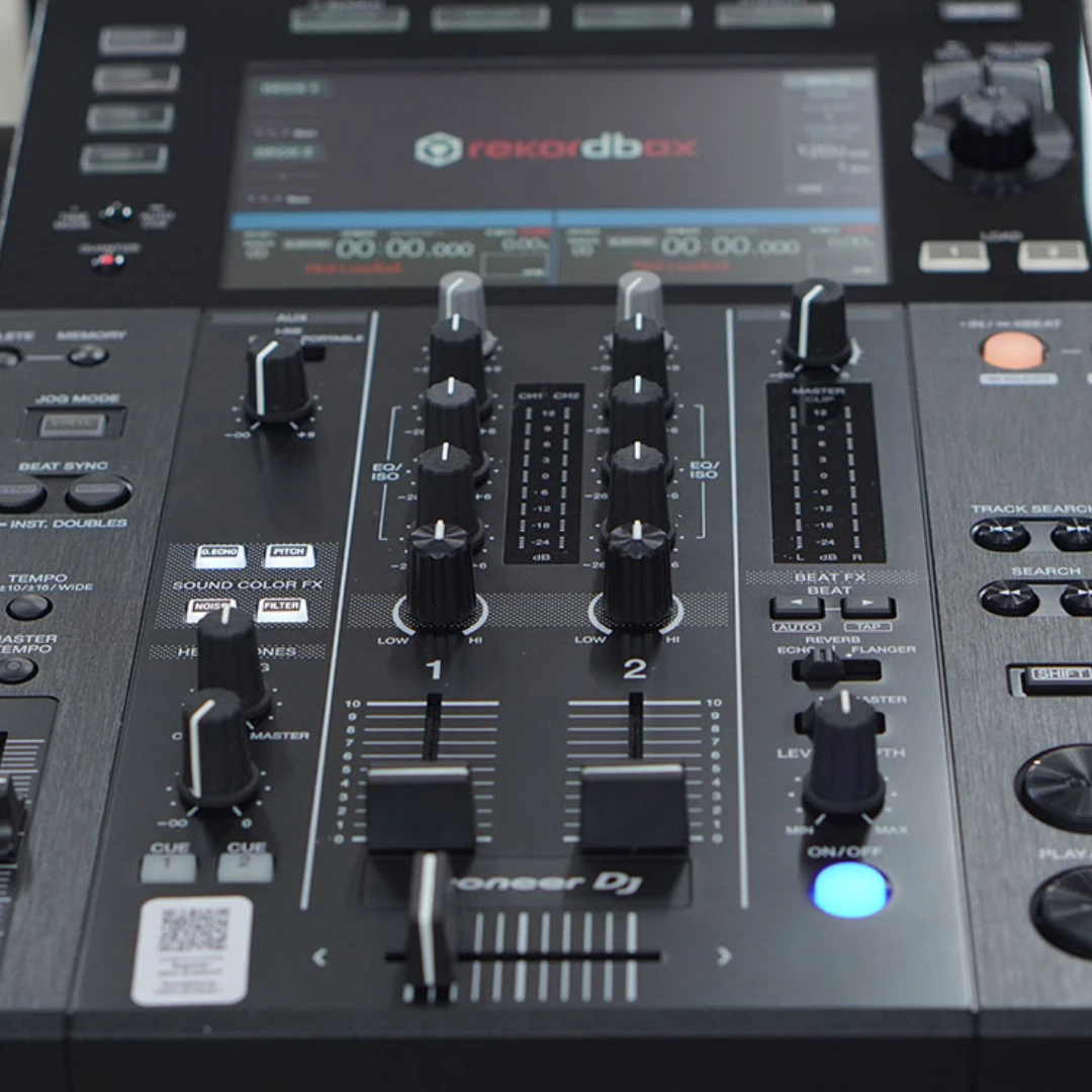 Bàn DJ Pioneer XDJ-RR